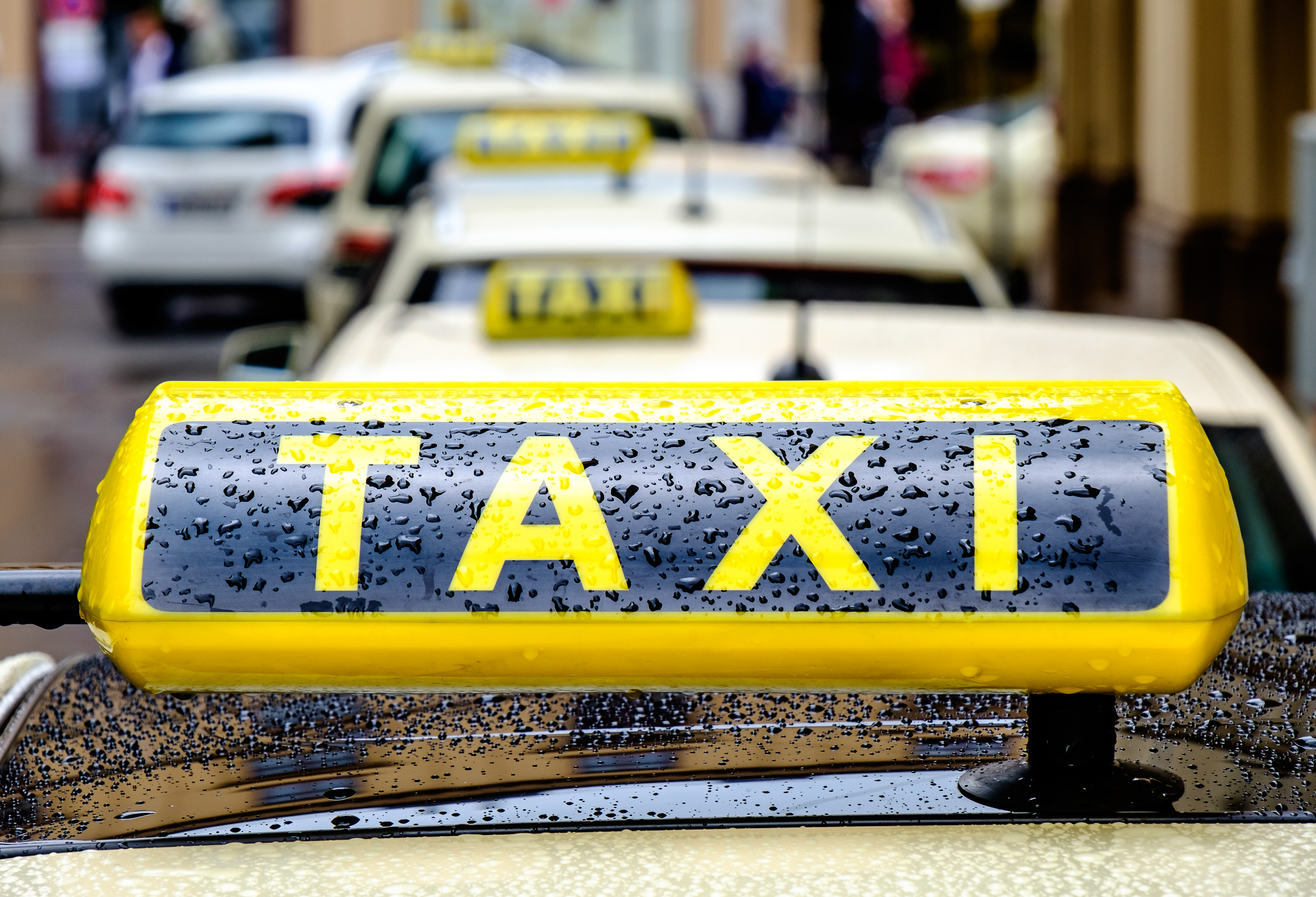 Taxi From Park Orchards To Airport www.aeroportlimoges.com